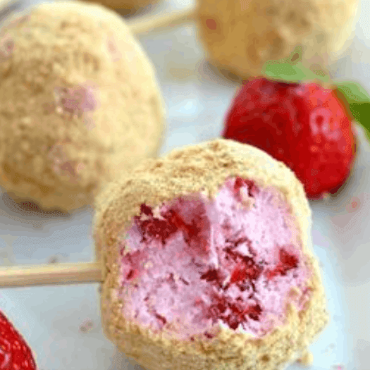 No-Bake Cheesecake Stuffed Strawberries
